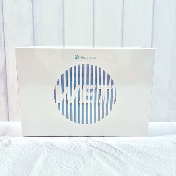 Base Blue Dry and Wet, Dual Action Facial Cleansing Wipes. New in sealed box - Picture 2 of 10